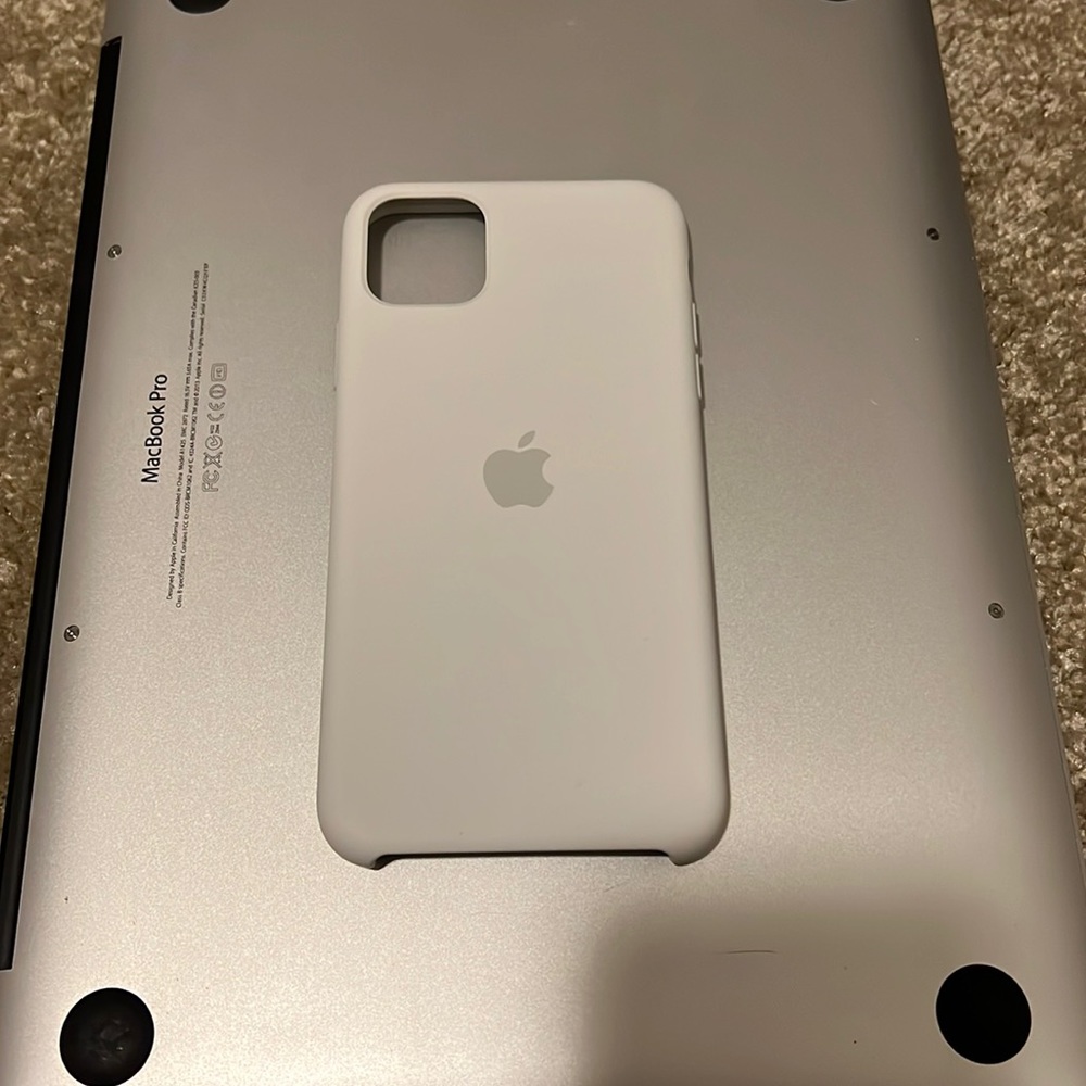 iPhone 11 Pro Max Apple silicone case white